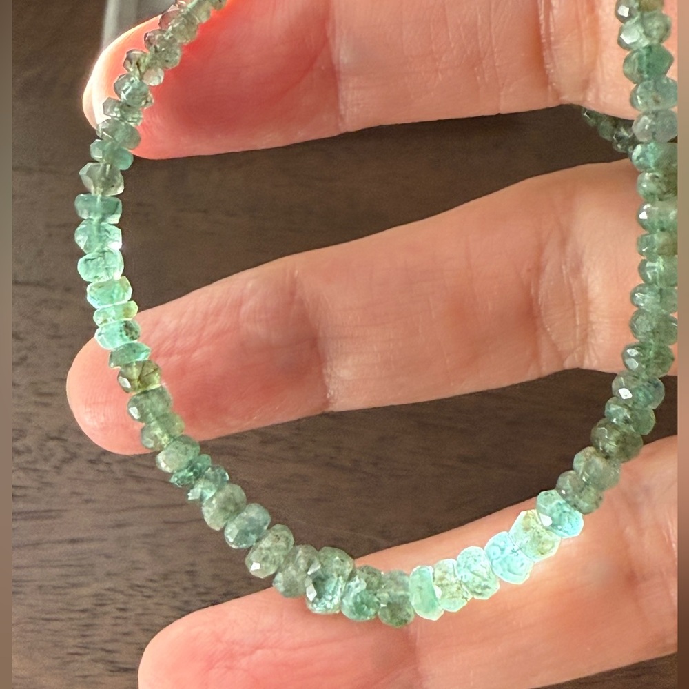 Faceted natural emerald bead necklace - Picture 2 of 14